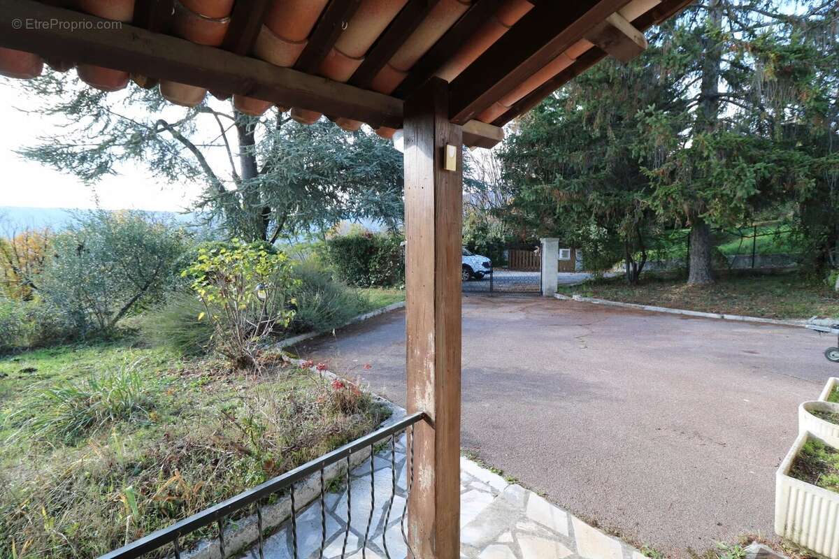 Maison à BERRE-LES-ALPES