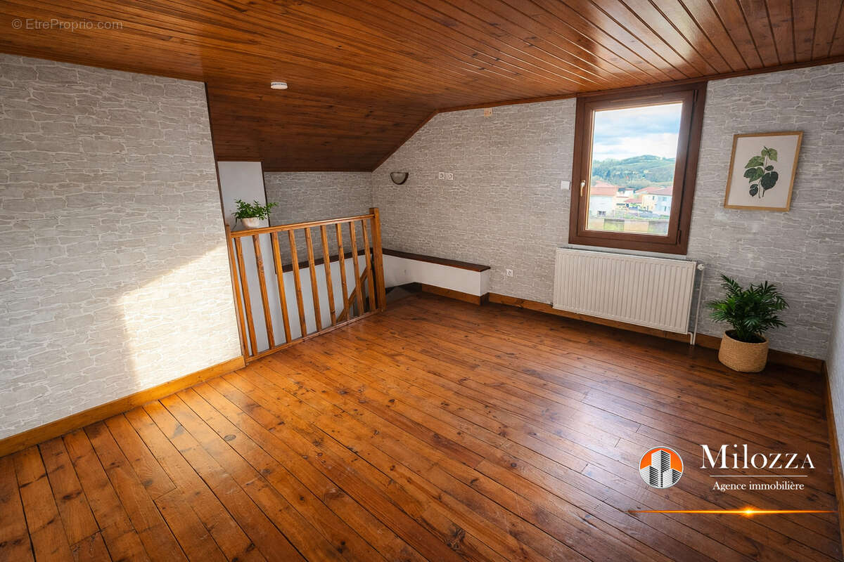 Appartement à BOURGOIN-JALLIEU
