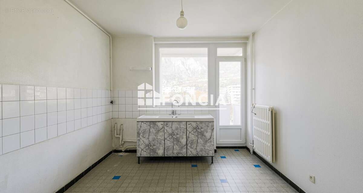 Appartement à MEYLAN