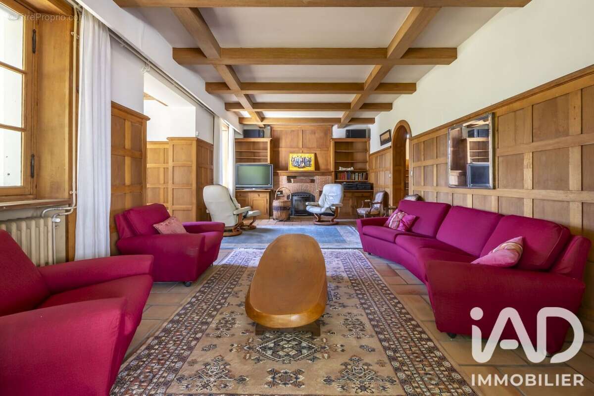 Maison 378 m² à Arcangues  - photo 7