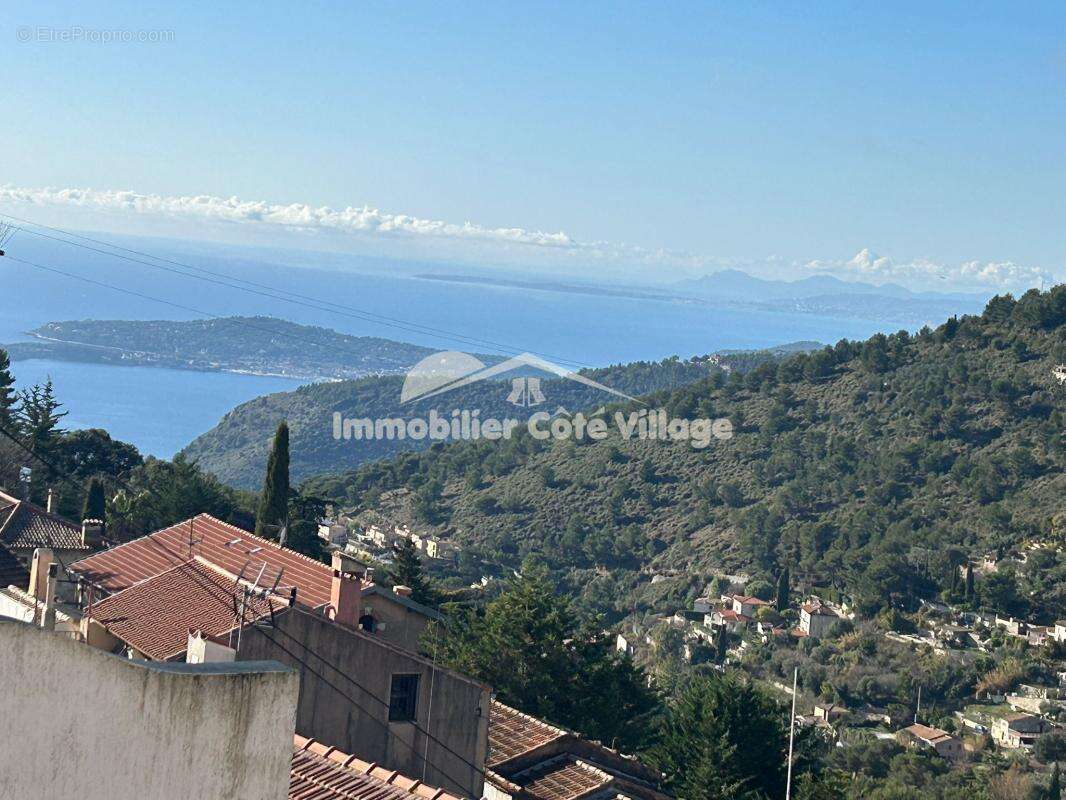 Appartement à LA TURBIE