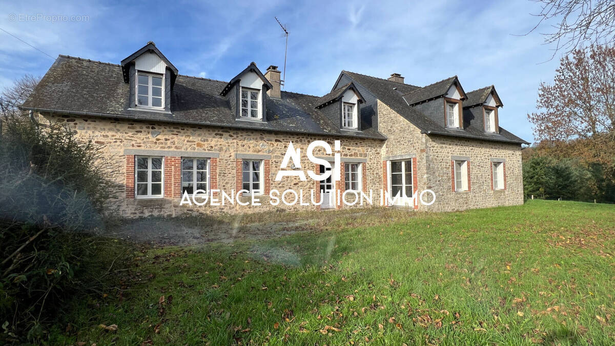 Maison à CRENNES-SUR-FRAUBEE