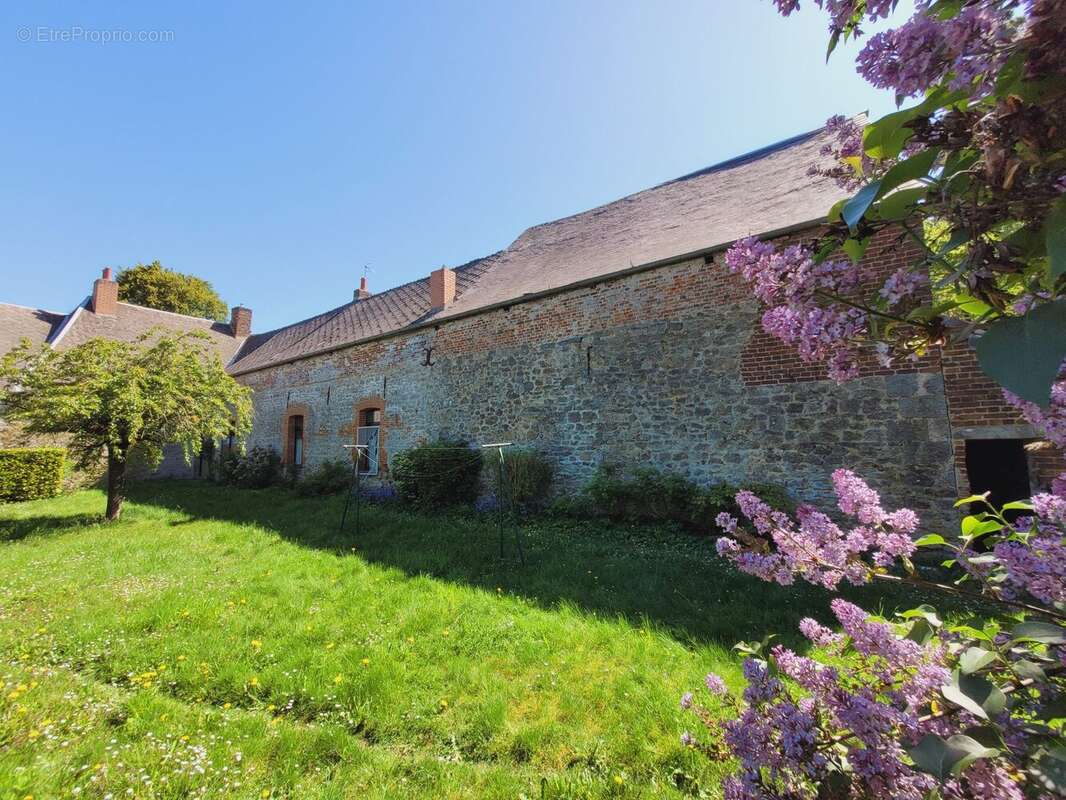 Maison à AVESNELLES