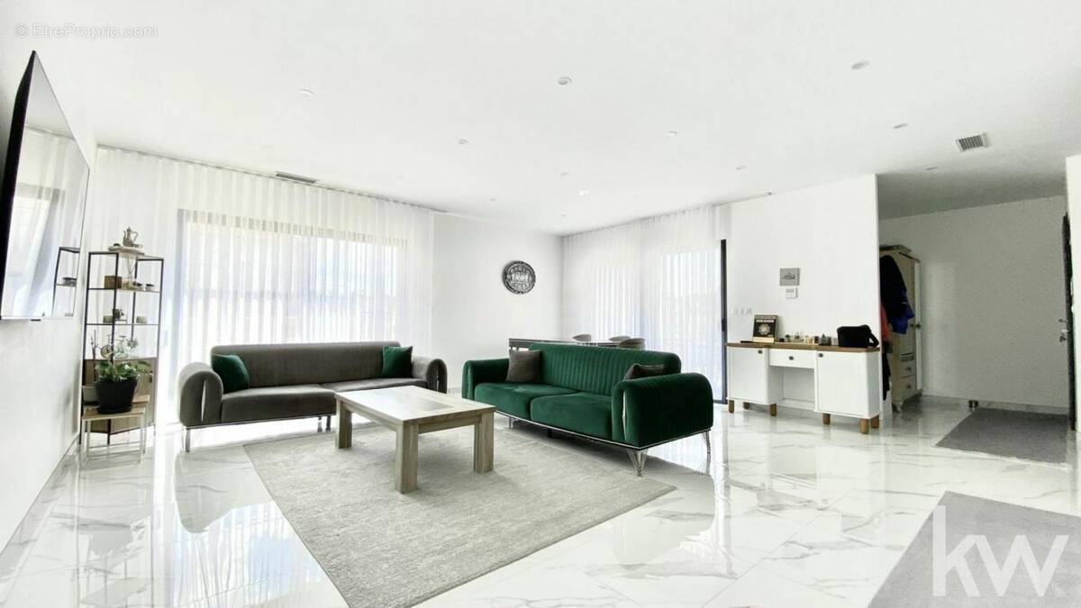 Maison à CORNEILHAN