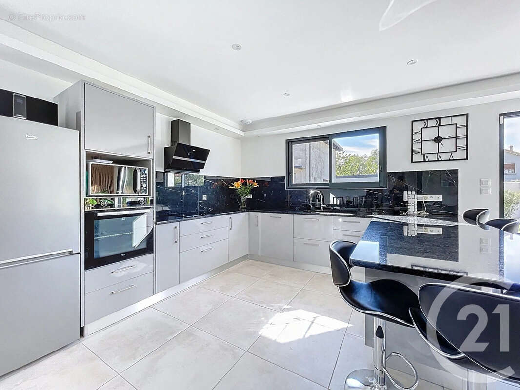 Maison à CHARVIEU-CHAVAGNEUX