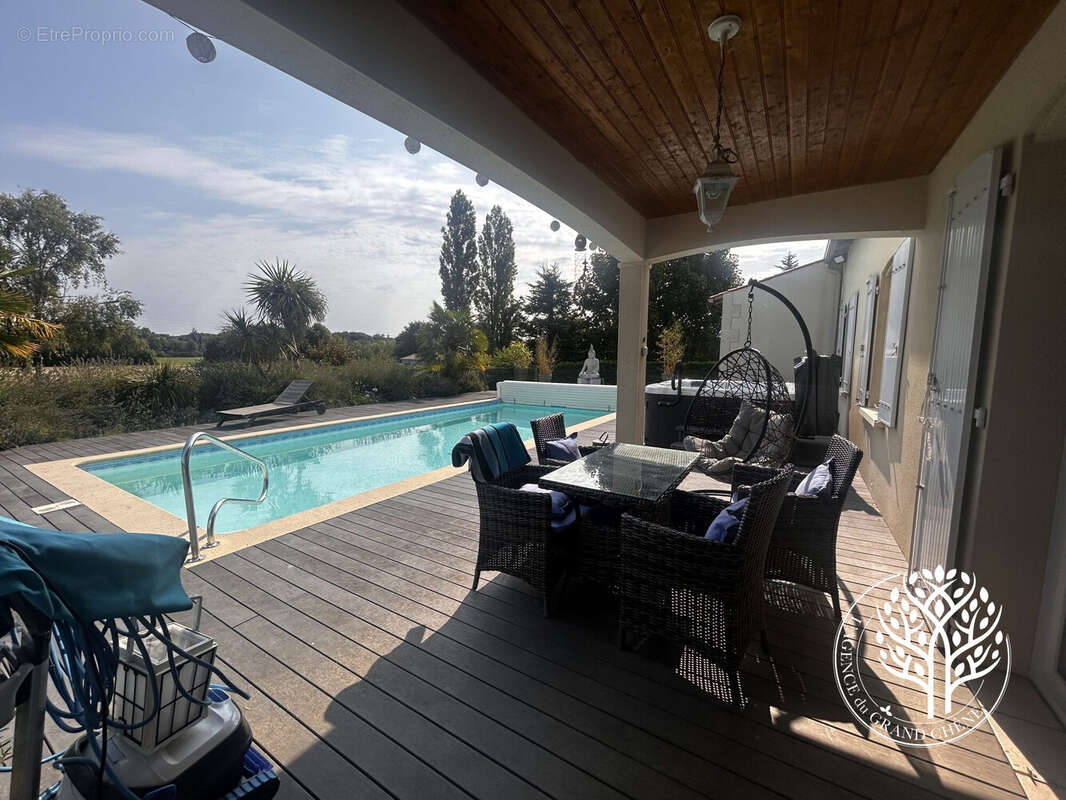 Saintes maison terrasse avec piscine - Maison à SAINTES