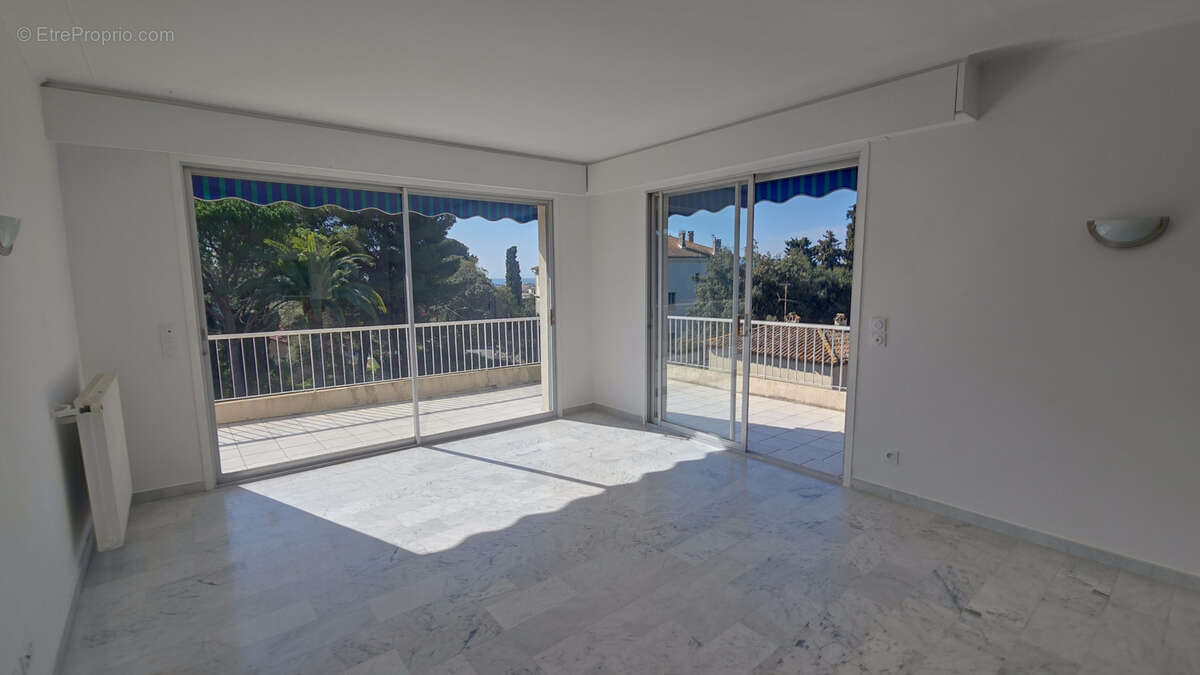 LE CANNET à vendre 4 pièces de 112 m2 en dernier étage avec terrasses cave et garage - photo 7