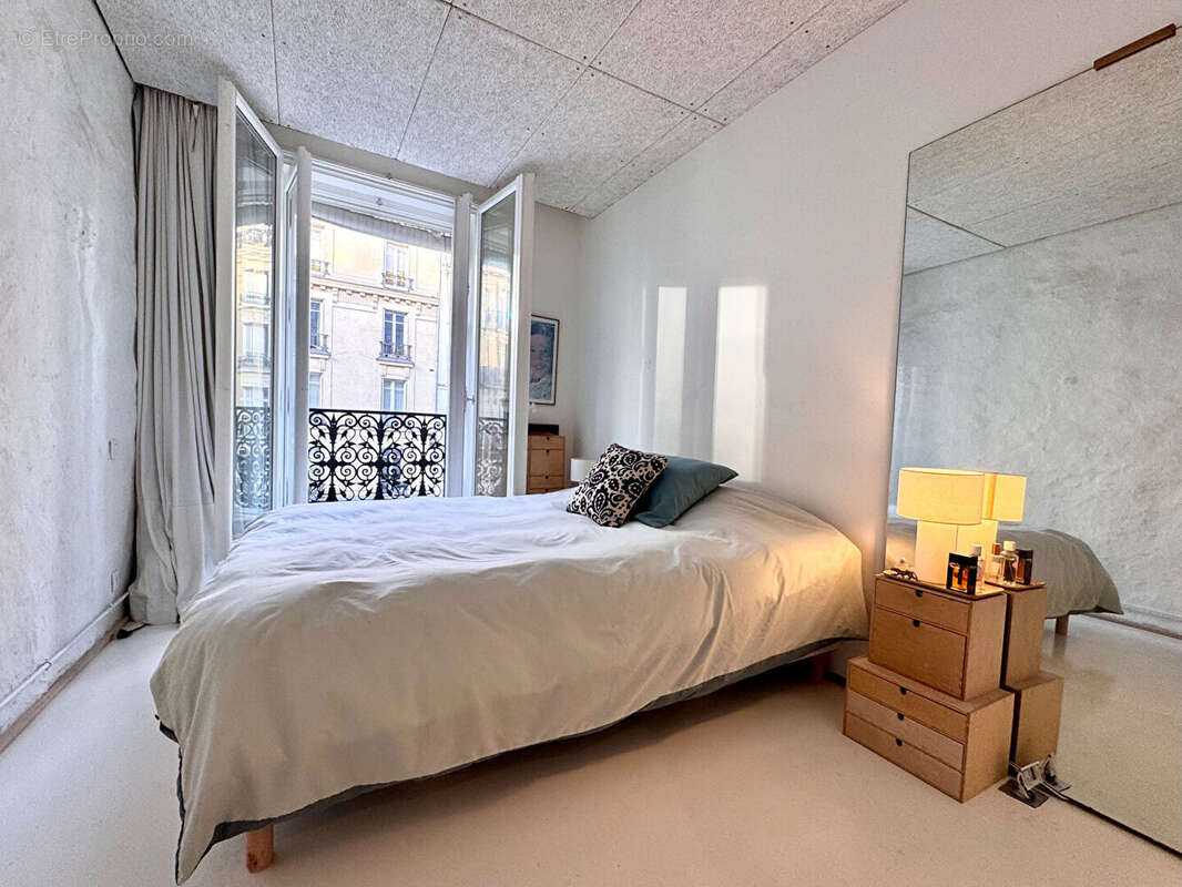 Appartement à PARIS-10E