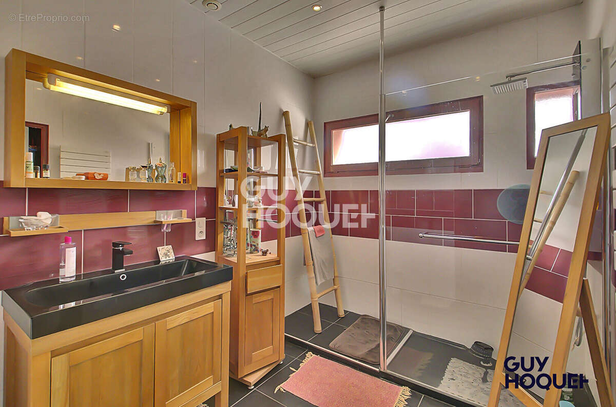 Maison à SAINT-CYR-SUR-MENTHON