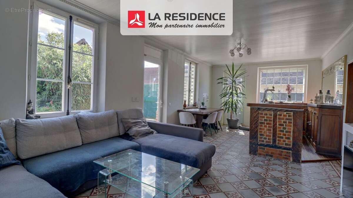 Maison à FORET-LA-FOLIE