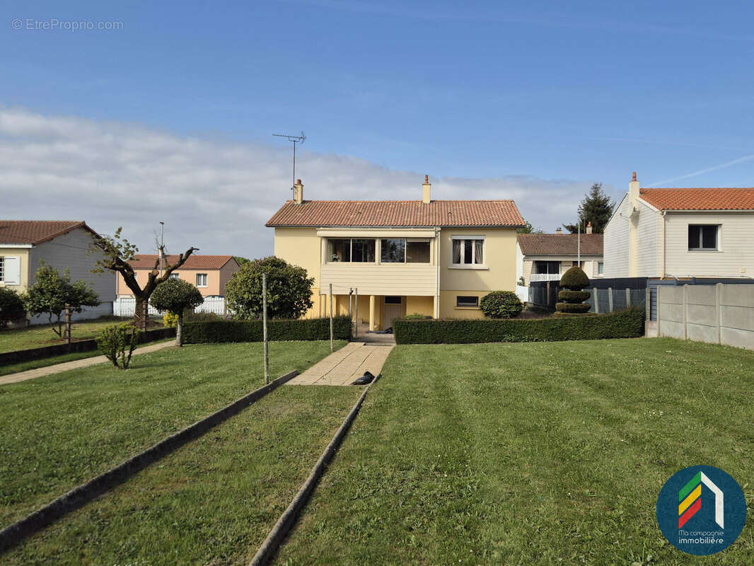 Maison à LA MEILLERAIE-TILLAY