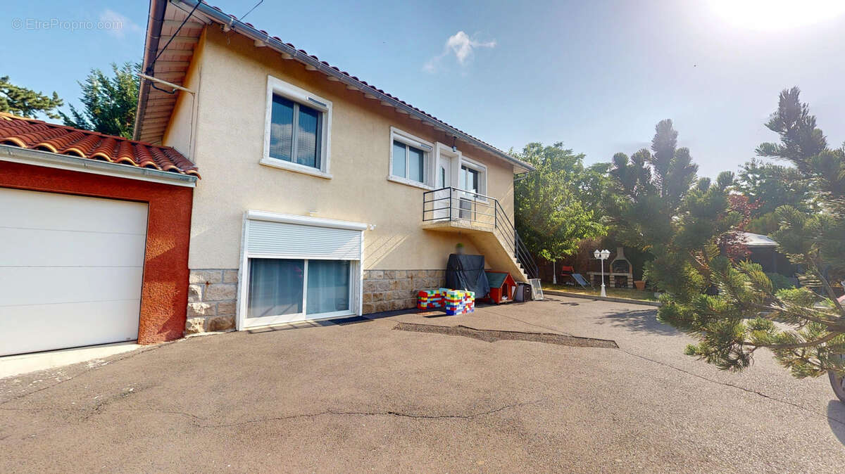 Maison à ESPALY-SAINT-MARCEL