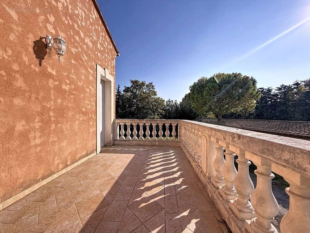 Maison à L&#039;ISLE-SUR-LA-SORGUE