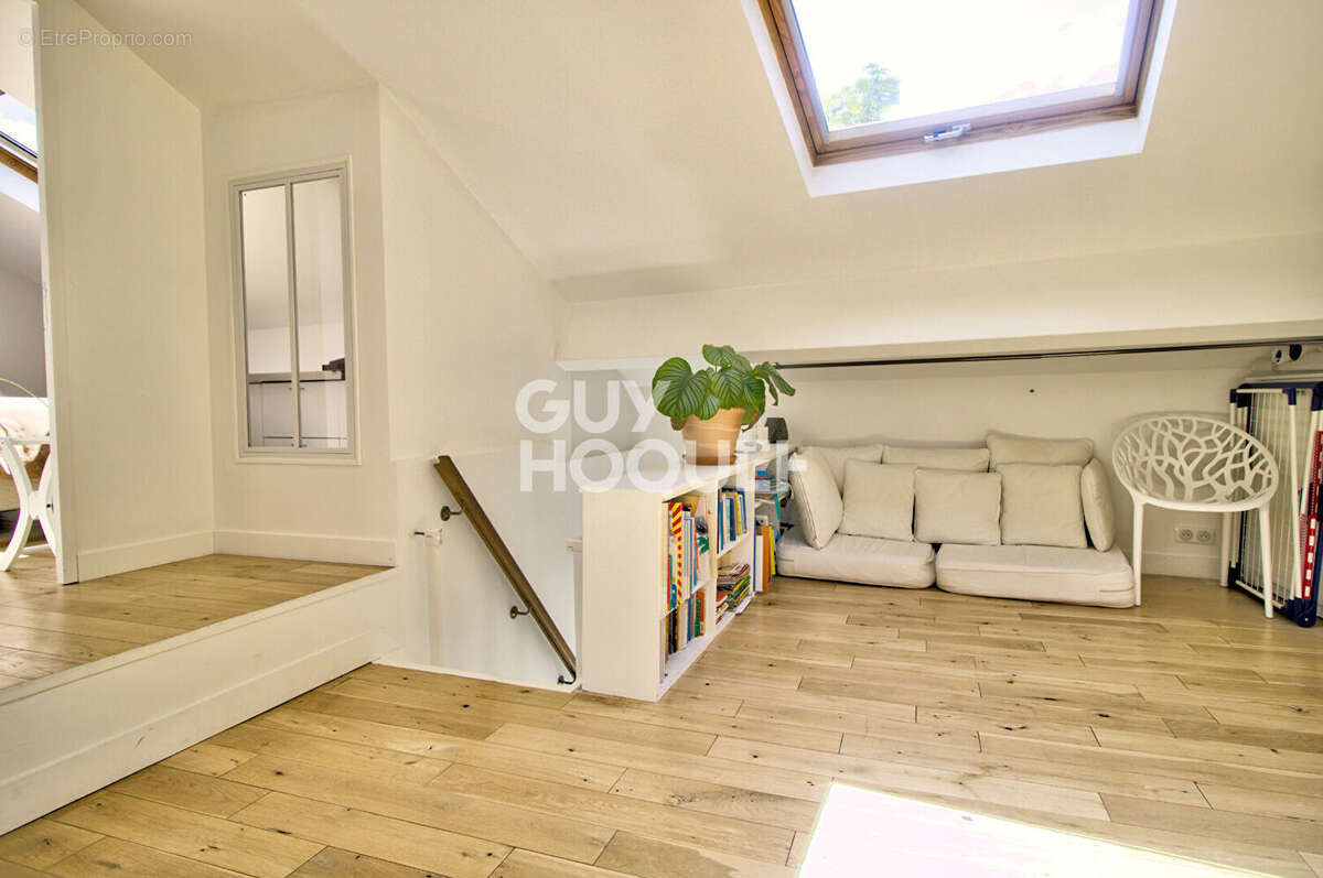 Appartement à PARIS-20E