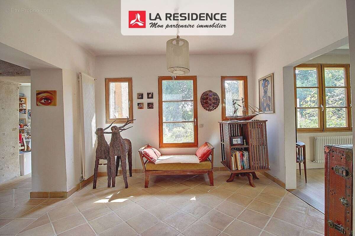 Maison 195 m² à Orgeval  - photo 4