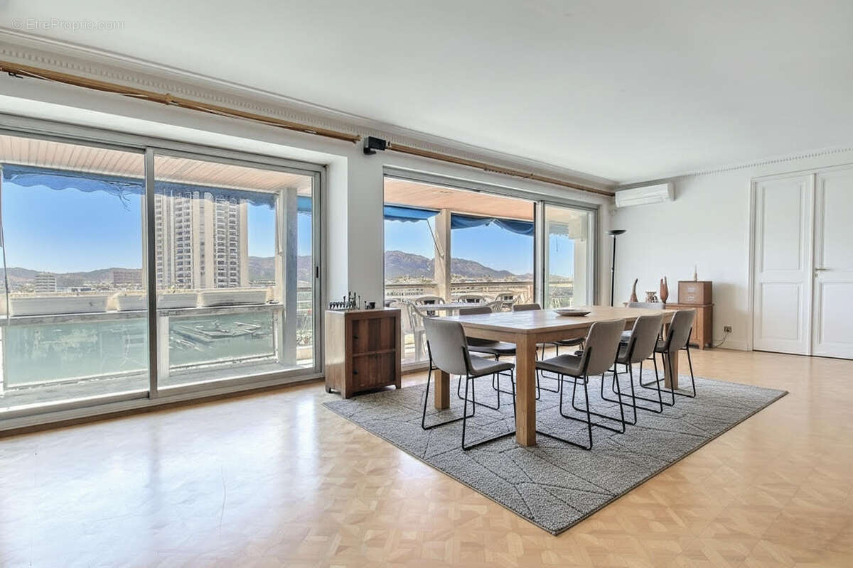 Appartement à MARSEILLE-8E