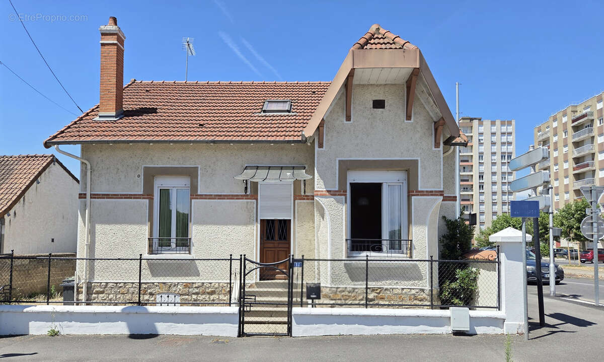 Maison à AVERMES