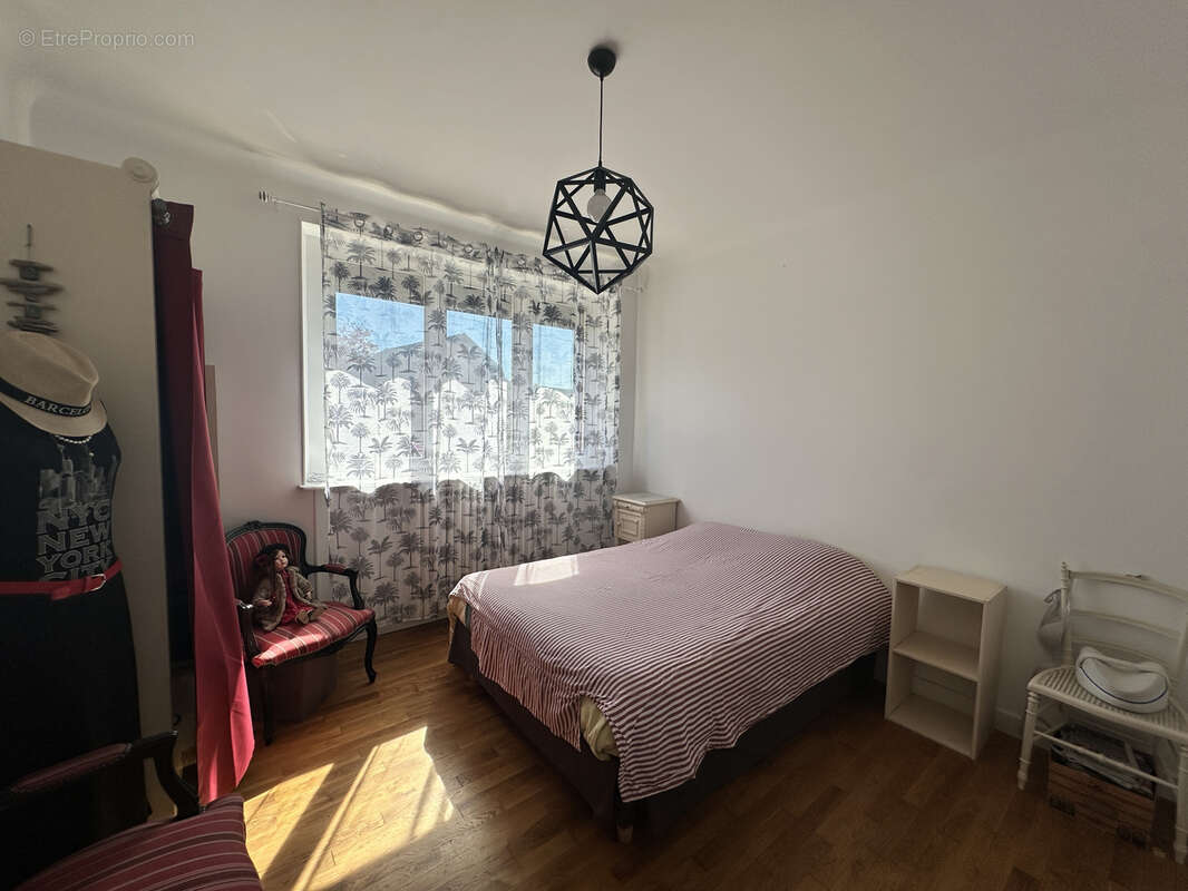 Maison à DECAZEVILLE