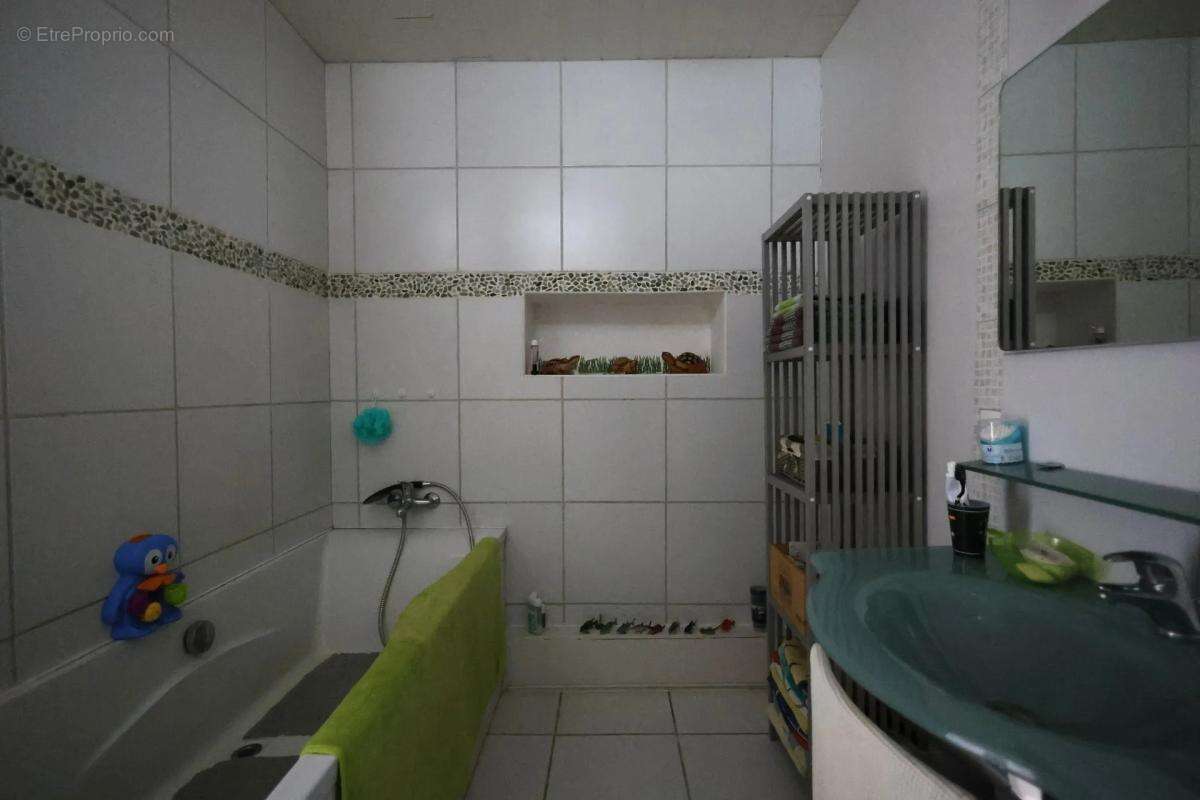 Maison à CHENAC-SAINT-SEURIN-D'UZET