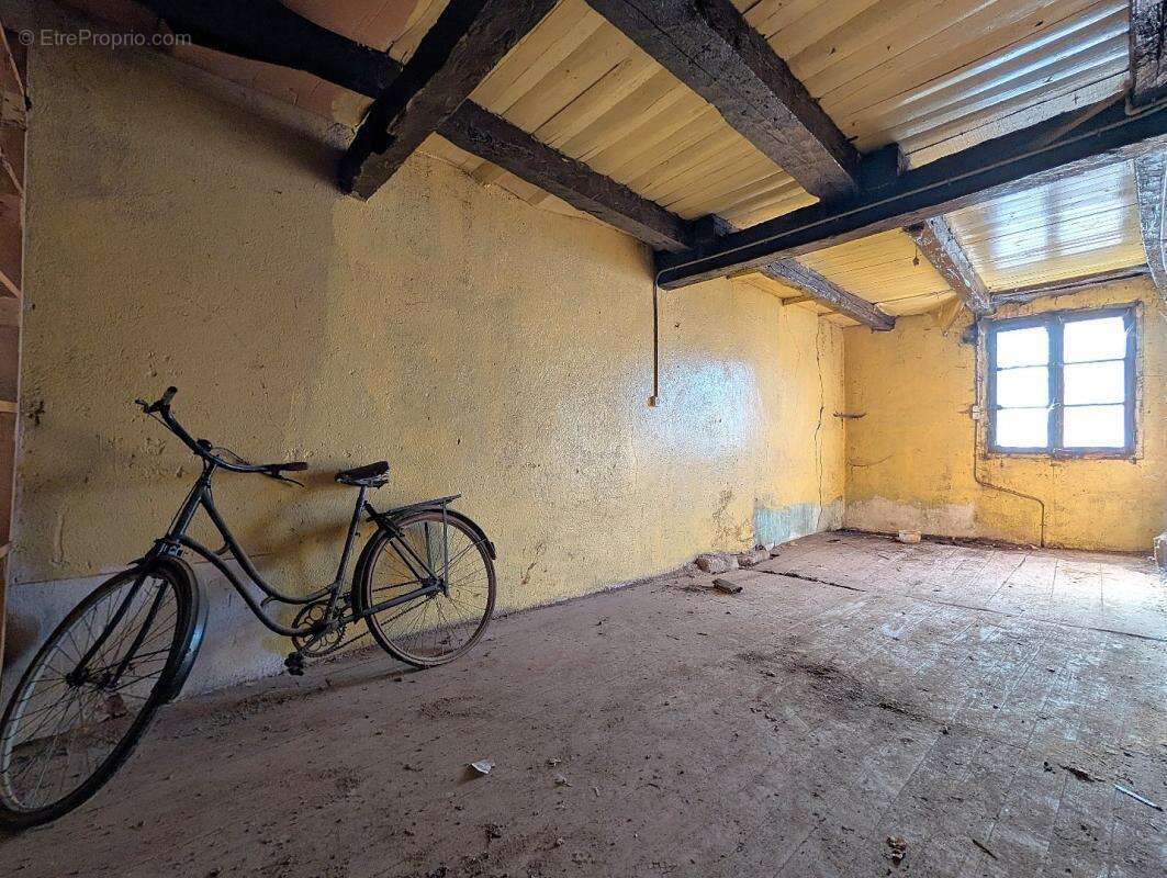 Maison à VILLECOMTAL