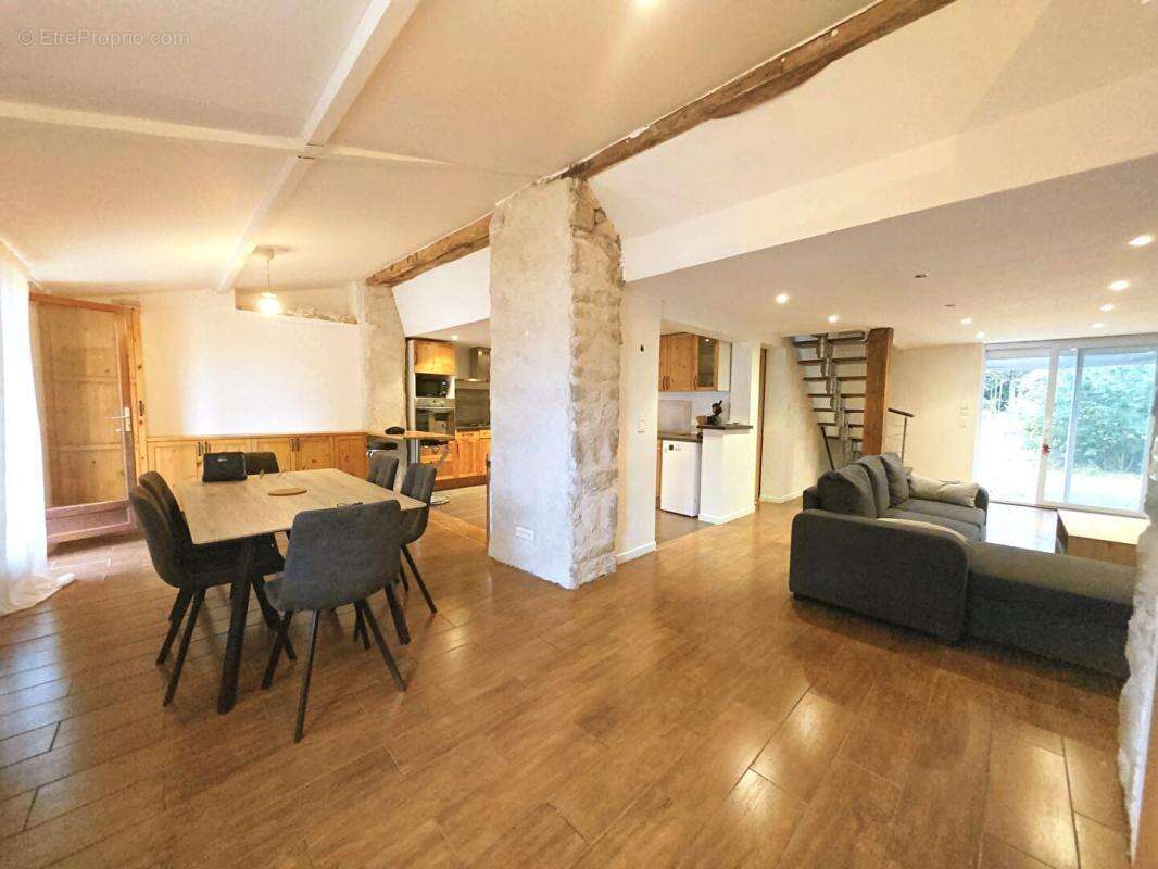 Coup de coeur : Charmante maison en pierre ? Jardin sans vis-à-vis - photo 3