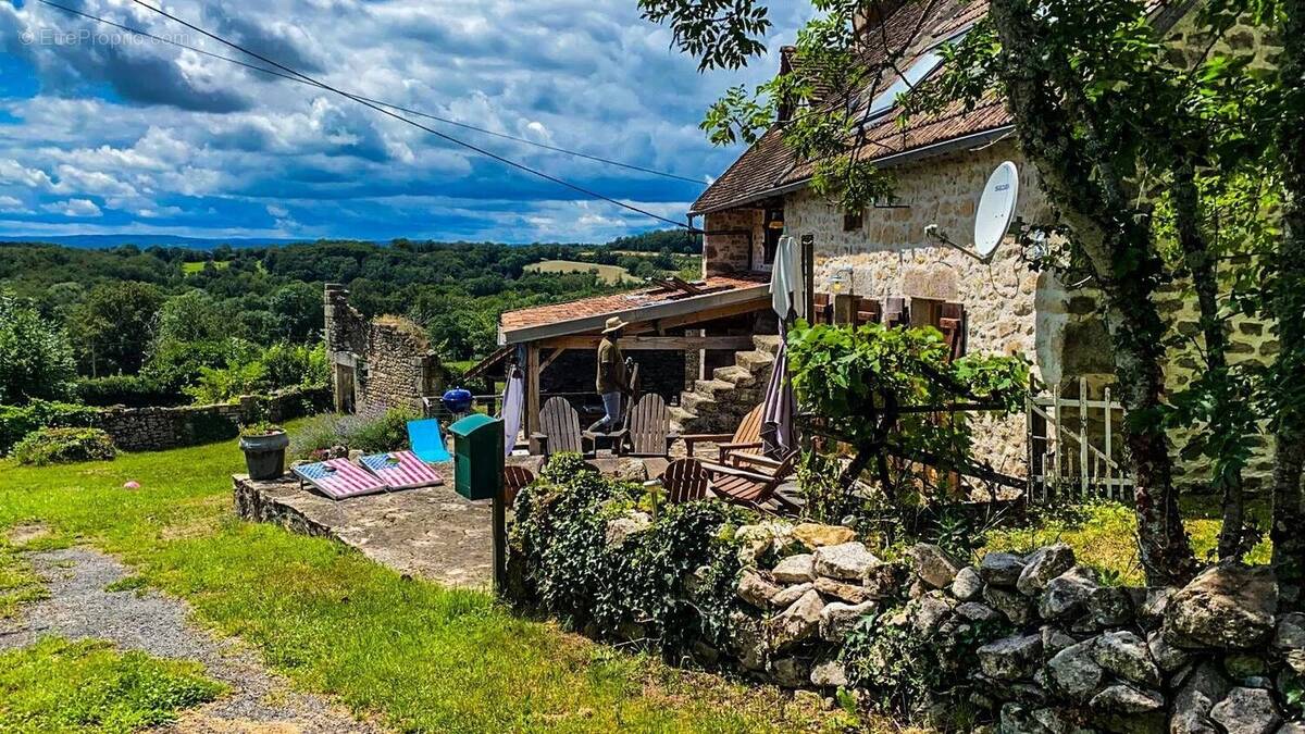 Maison à SAINT-SILVAIN-SOUS-TOULX