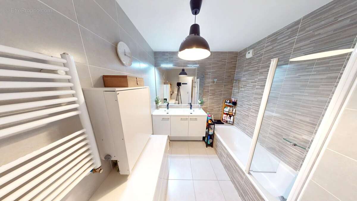 Appartement à VILLENEUVE-LOUBET