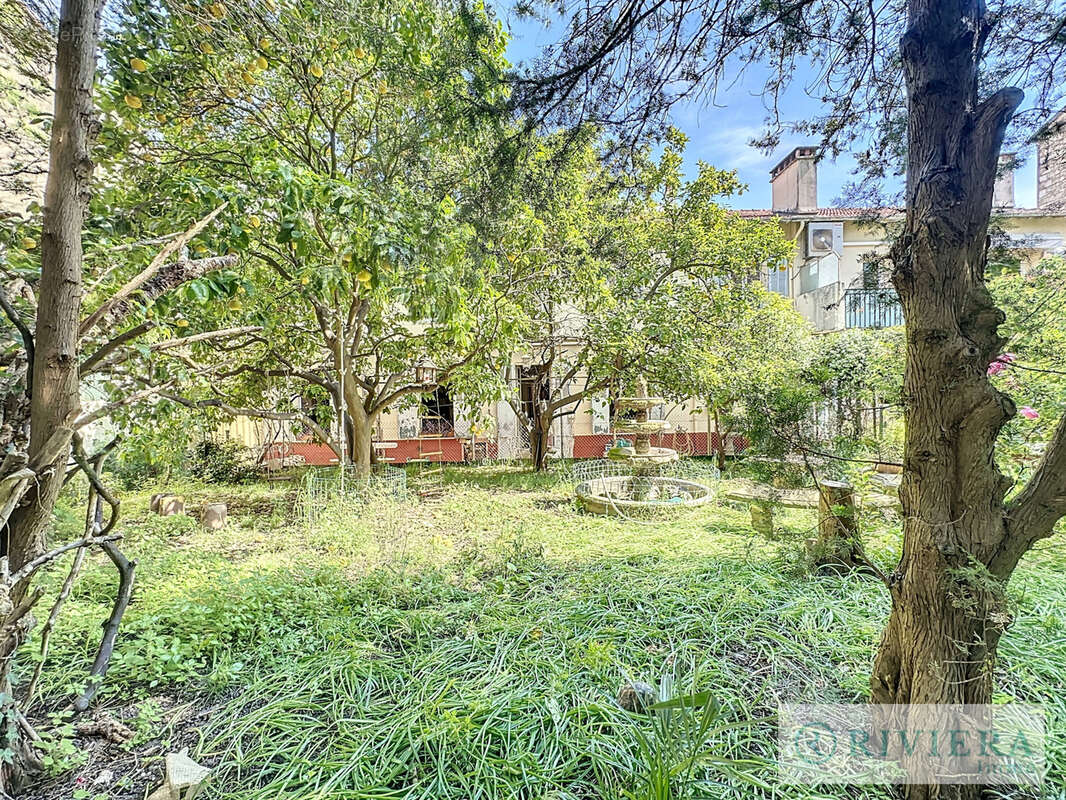 Cannes bas petit juas rez de jardin 270m2 sud t6 de 150m2 sol garage - photo 2