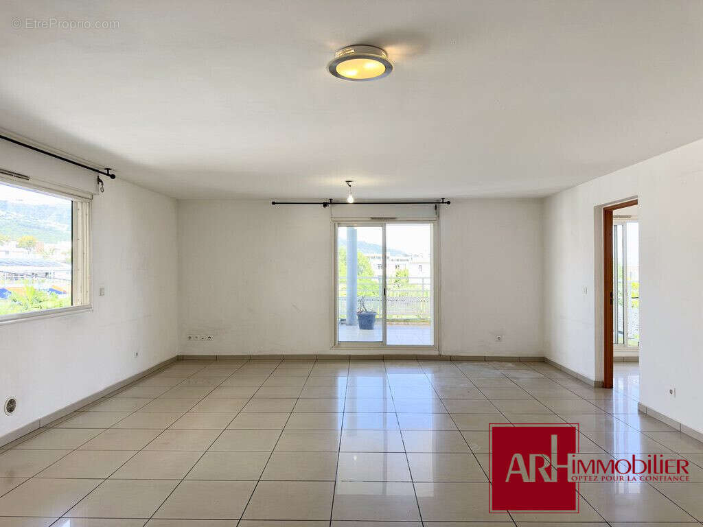 Appartement à SAINT-DENIS
