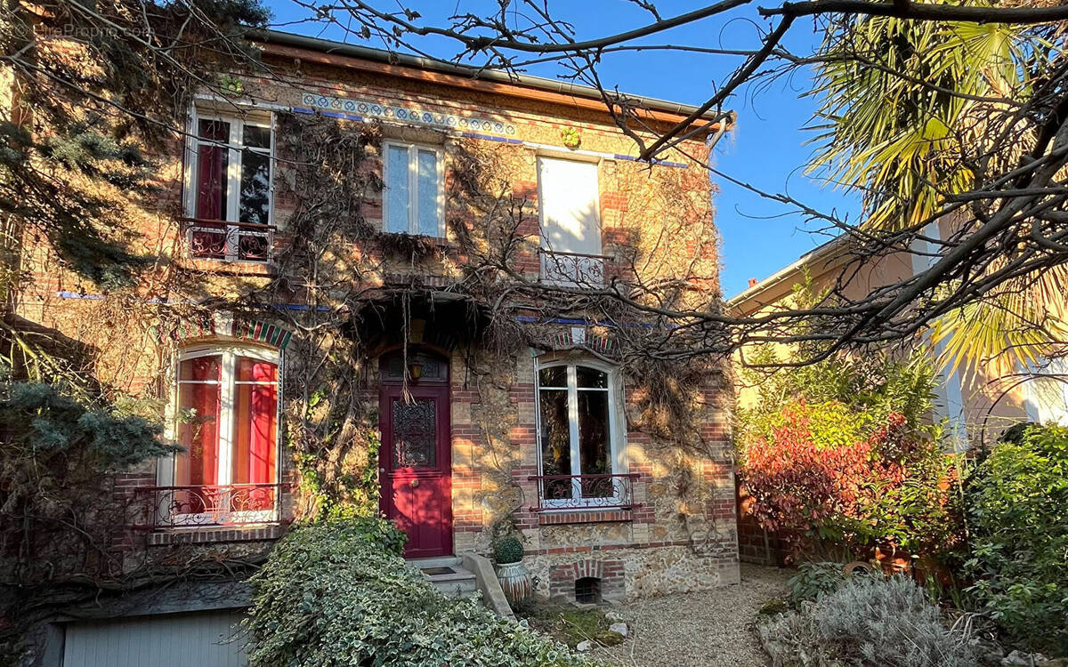 Maison à SAINT-MAUR-DES-FOSSES