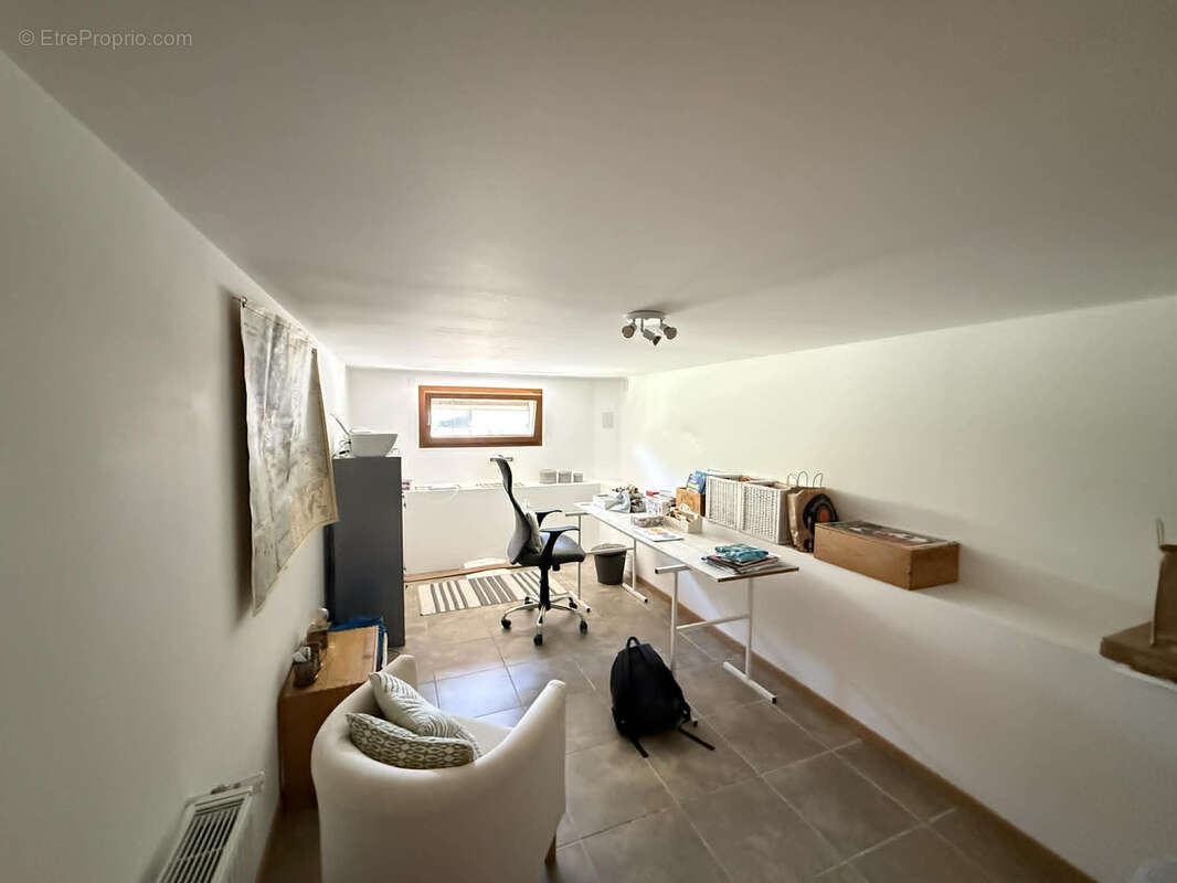 Un cadre de vie rare entre pinède, vue dégagée et douceur de vivre - photo 29