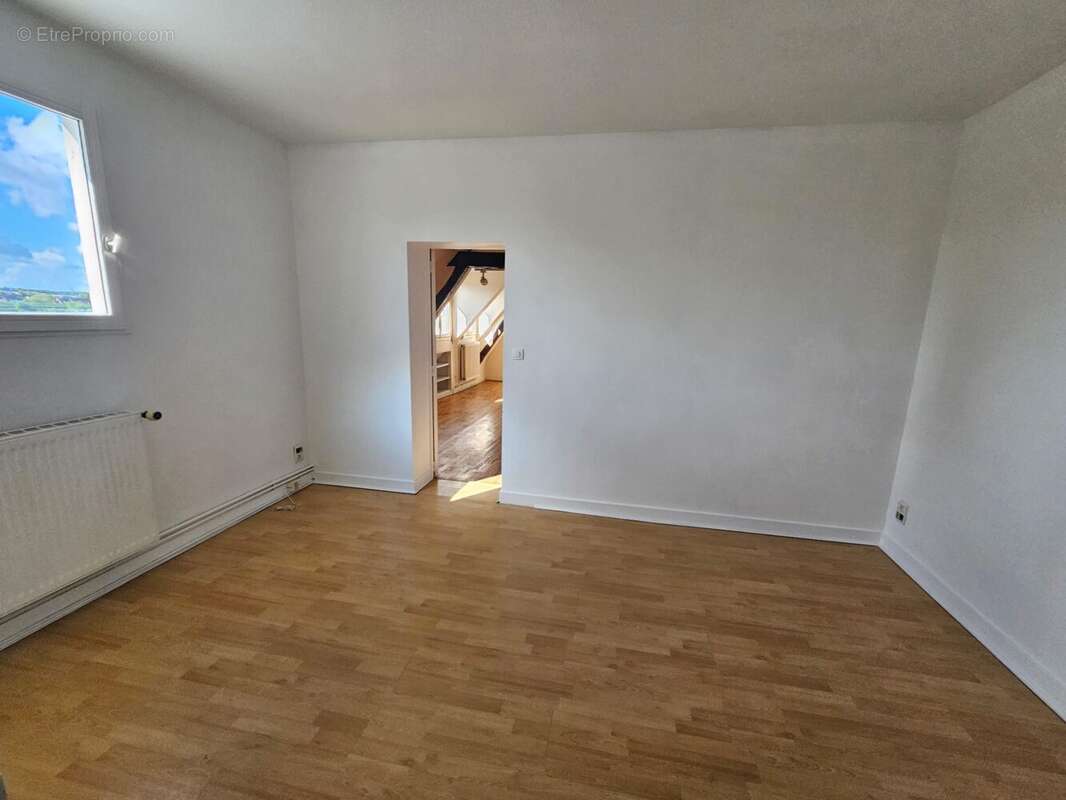 Appartement à SAINT-CYR-SUR-LOIRE