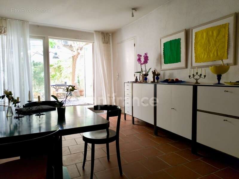 Maison à FONTVIEILLE