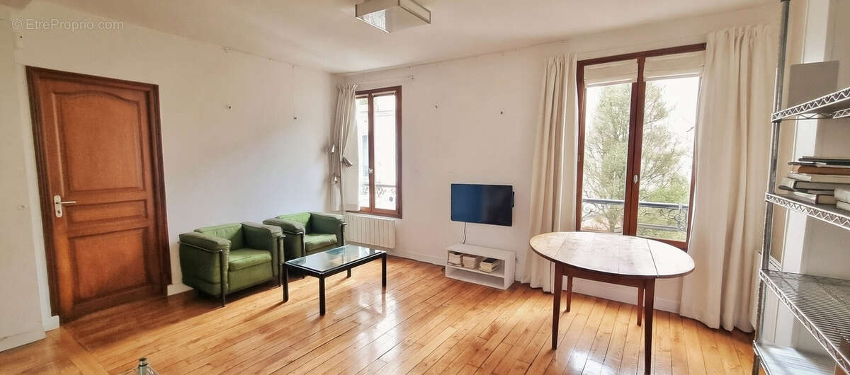Appartement à PARIS-14E