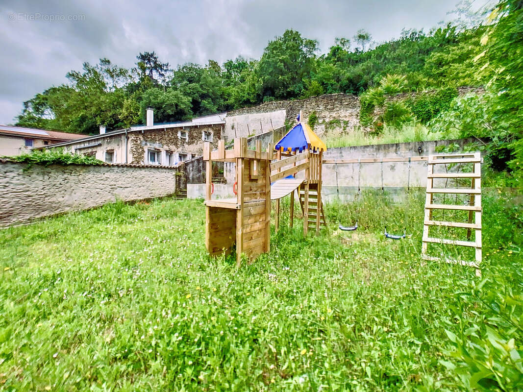 Maison à CHASSE-SUR-RHONE