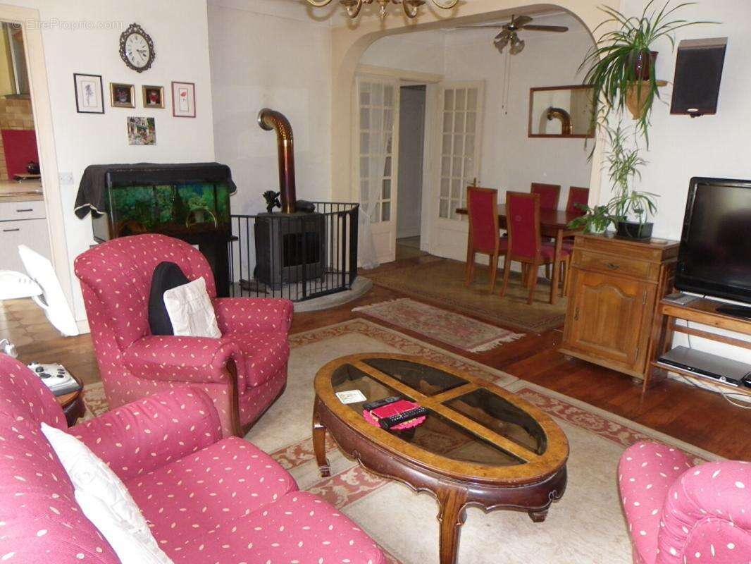 Maison à ORADOUR-SUR-VAYRES