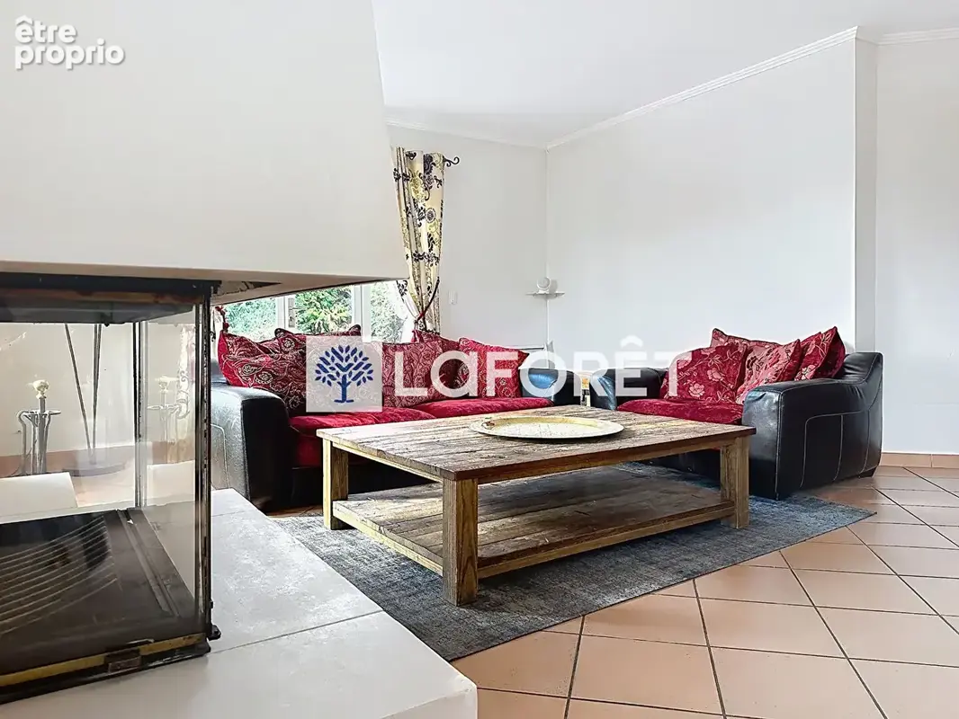 Maison familiale pleine d'atouts : 4 chambres, jardin sans vis-à-vis et cadre privilégié - photo 3