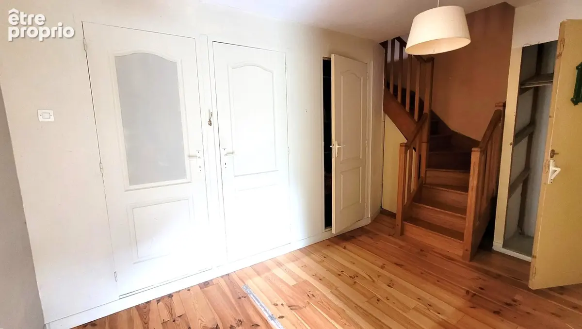 Ensemble immobilier : maison  6 pièces 170 m² habitables+dépendance 120m² sur terrain 4425m² - photo 4