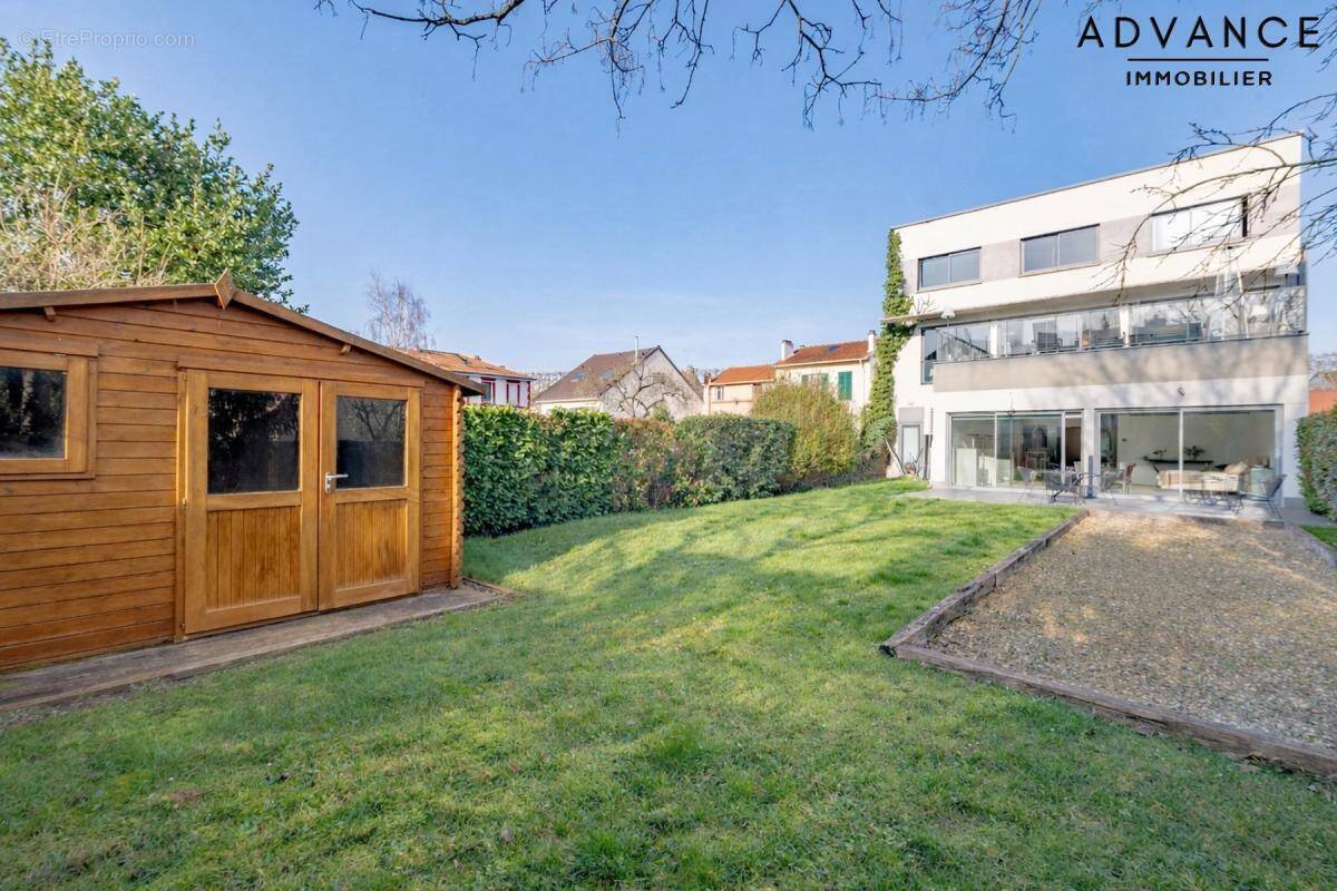 Appartement à NANTERRE