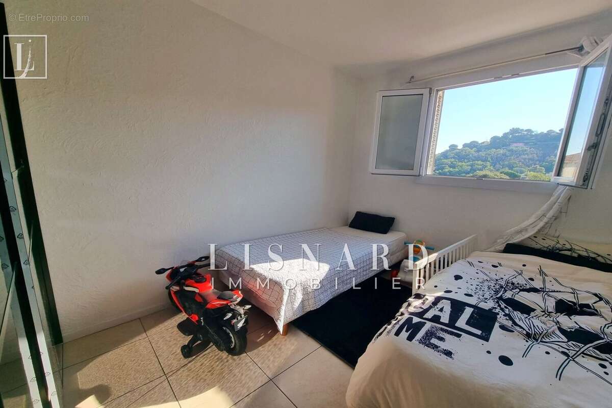 Appartement à VALLAURIS