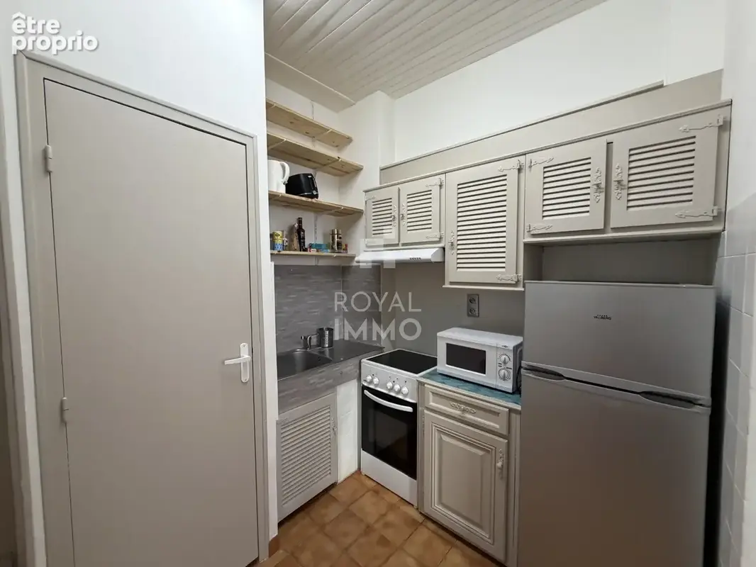 TOULON CENTRE-VILLE Lot de 2 appartements meublés - photo 3
