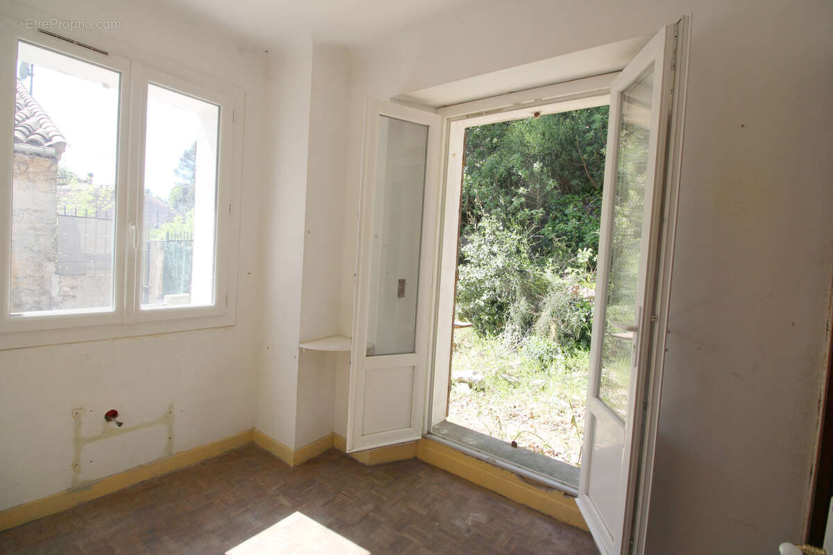 Appartement à MEOUNES-LES-MONTRIEUX