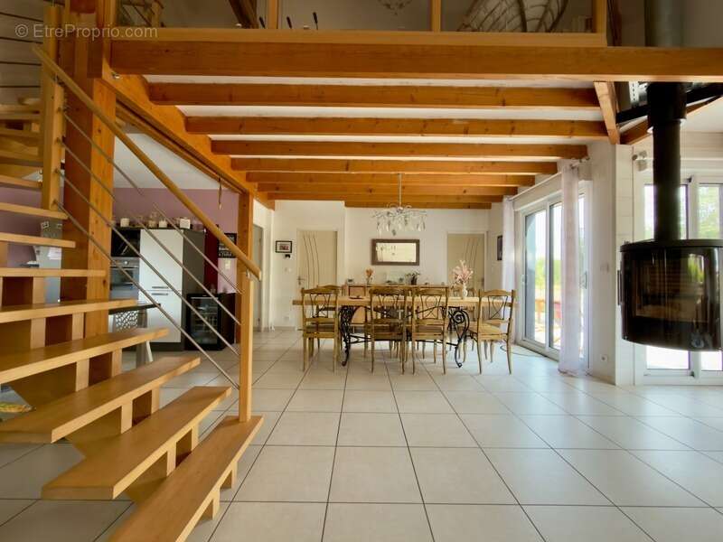 ALLONNES, Maison de 137m² 4 chambres avec vie de plain-pied sur terrain arboré de 1110m² - photo 8