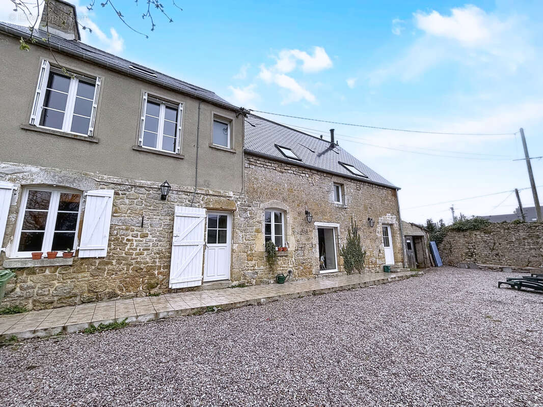Maison à PICAUVILLE