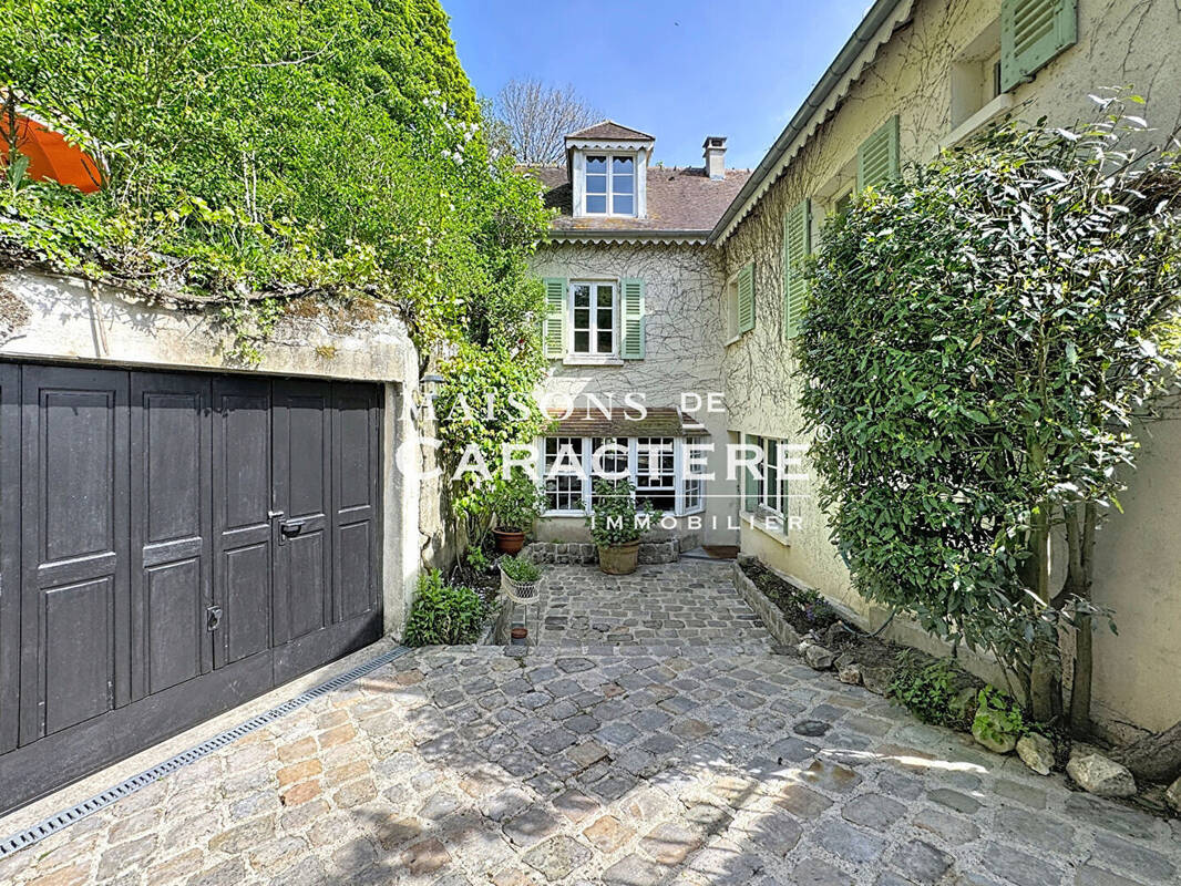 Maison à THIVERVAL-GRIGNON