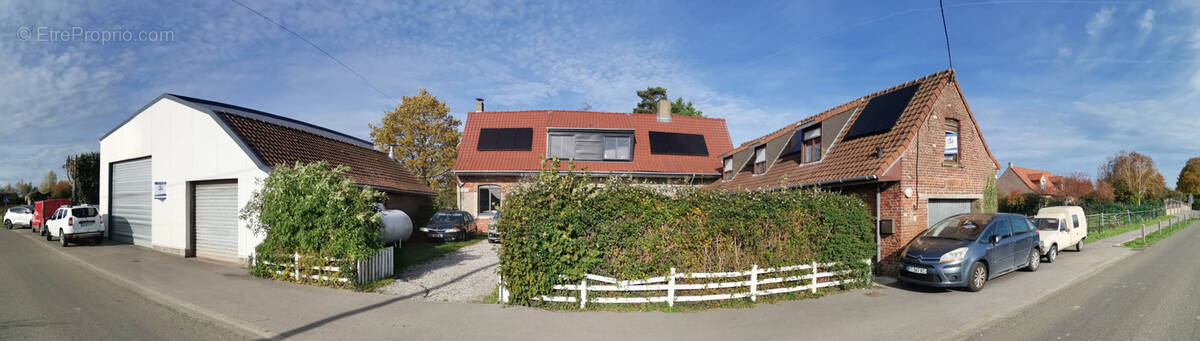 Maison à LA GORGUE