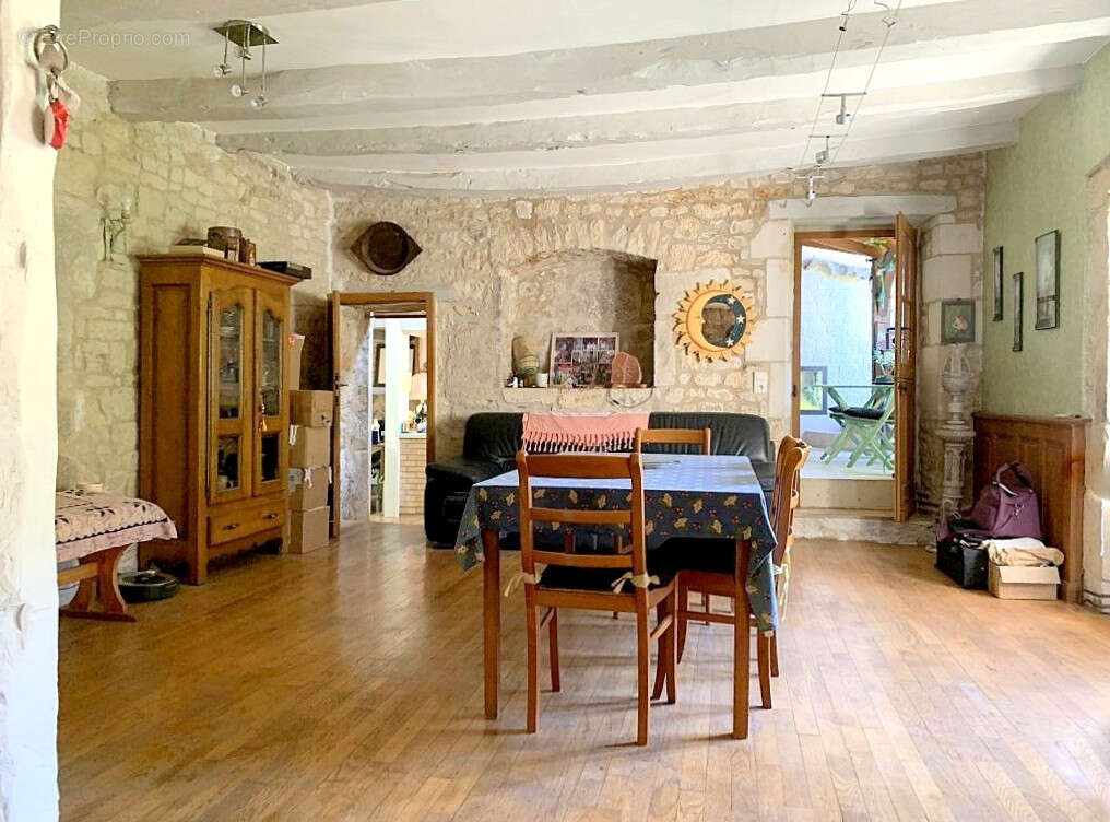 46800 Montcuq -Propriété de caractère 420 m², 11 chambres, piscine et espace bien-être sur 2,5 ha - photo 8