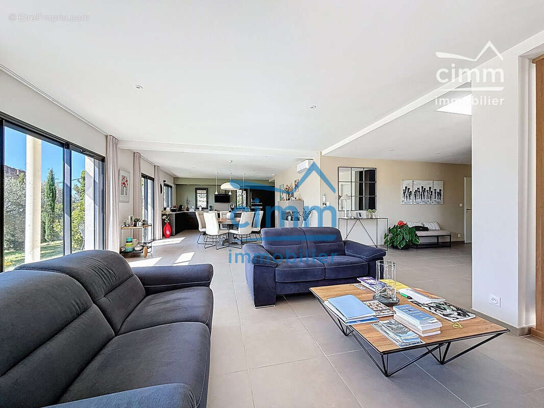 Maison 180 m² à Beaumes-De-Venise  - photo 4