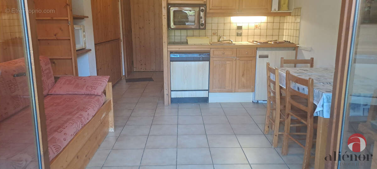 Appartement à MORILLON