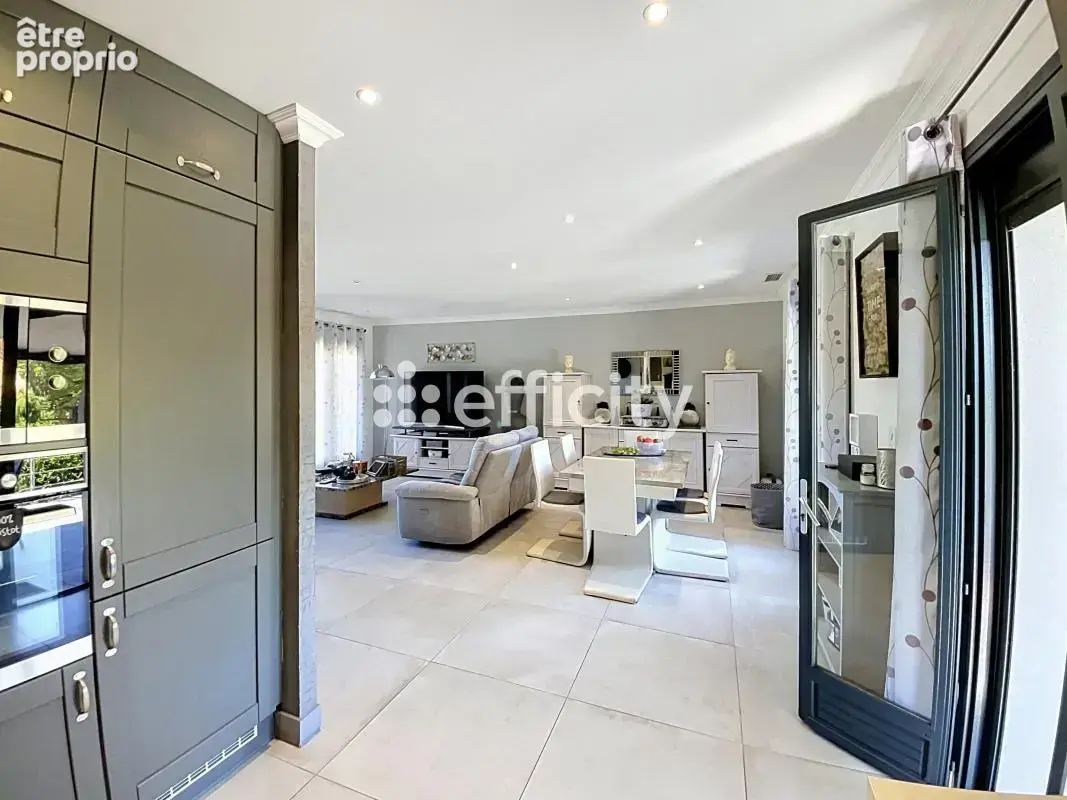 Maison 5 pièces 180 m² à vendre à Bassens (33530) - photo 3